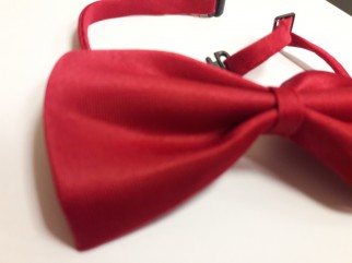 Kaklasaites - Kaklasaite tauriņš  sarkans